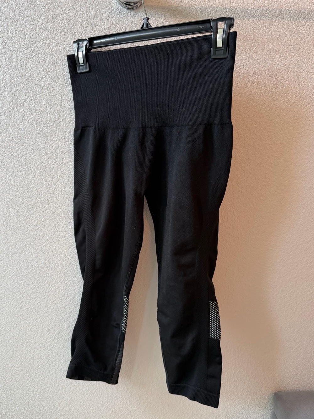 IVY PARK  Black High Waisted Capri Leggings